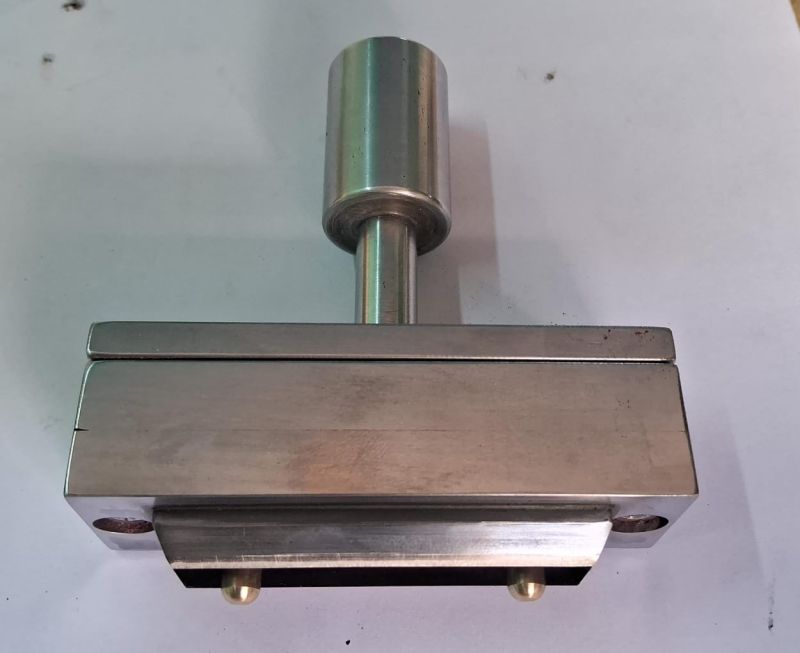 izod impact rectangular die 63 . 5 x 12 . 7 mm max cutting thickness ...